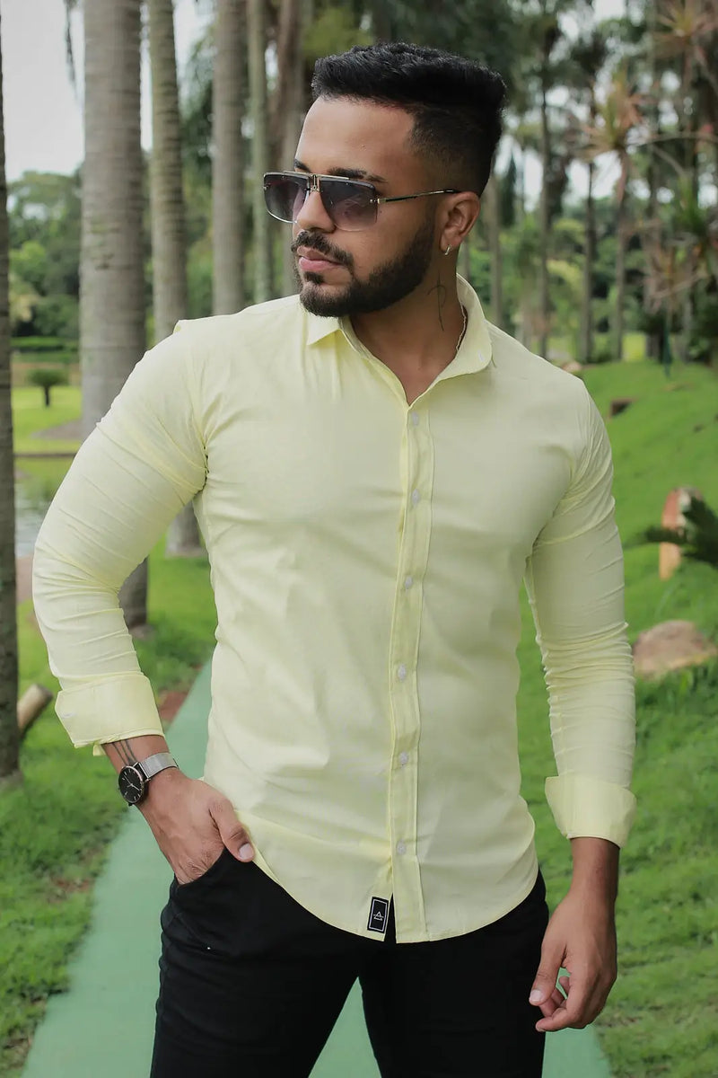 Camisa slim fit Amarelo clarinho manga longa