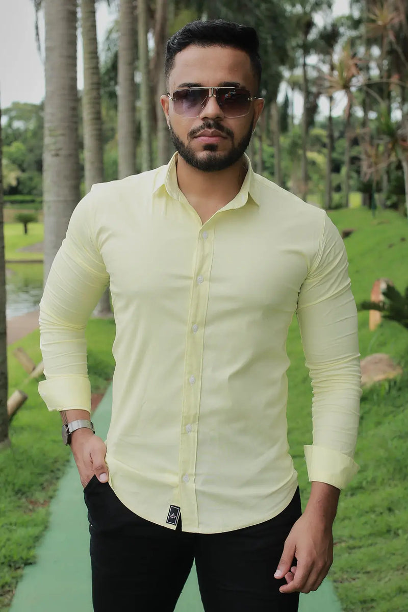 Camisa slim fit Amarelo clarinho manga longa