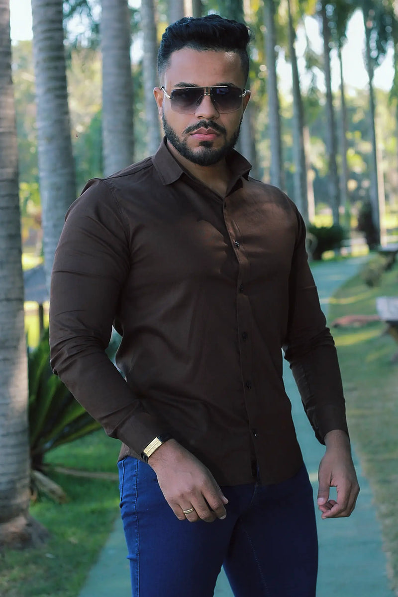 Camisa slim fit Marrom Chocolate manga longa