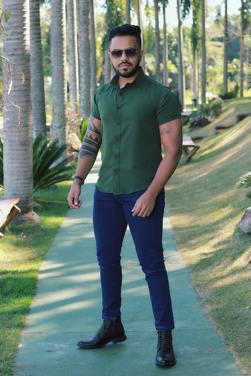 Camisa Slim Fit  Verde Exercito Lisa Passa Facil (Não Amarrota)