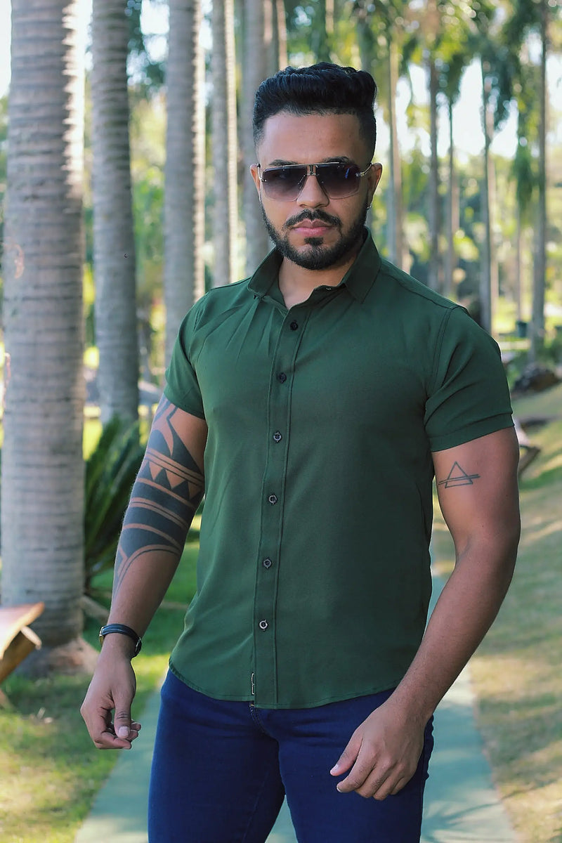 Camisa Slim Fit  Verde Exercito Lisa Passa Facil (Não Amarrota)