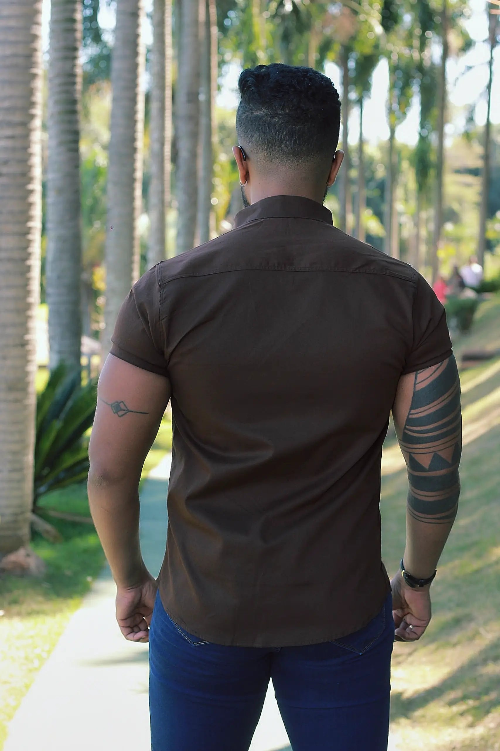 Camisa Slim Fit Marrom Chocolate  Lisa Algodão Premium