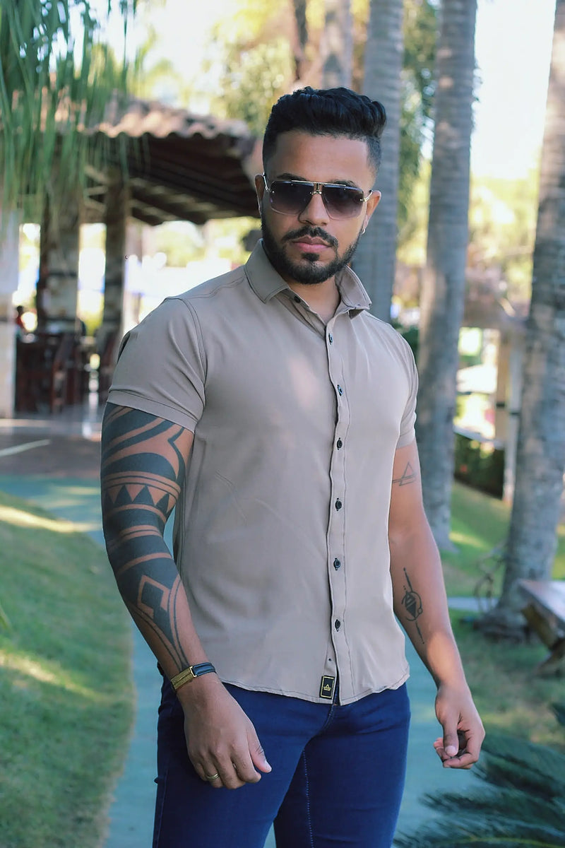 Camisa Slim Fit Lisa Marrom Passa Facil (Não Amarrota)