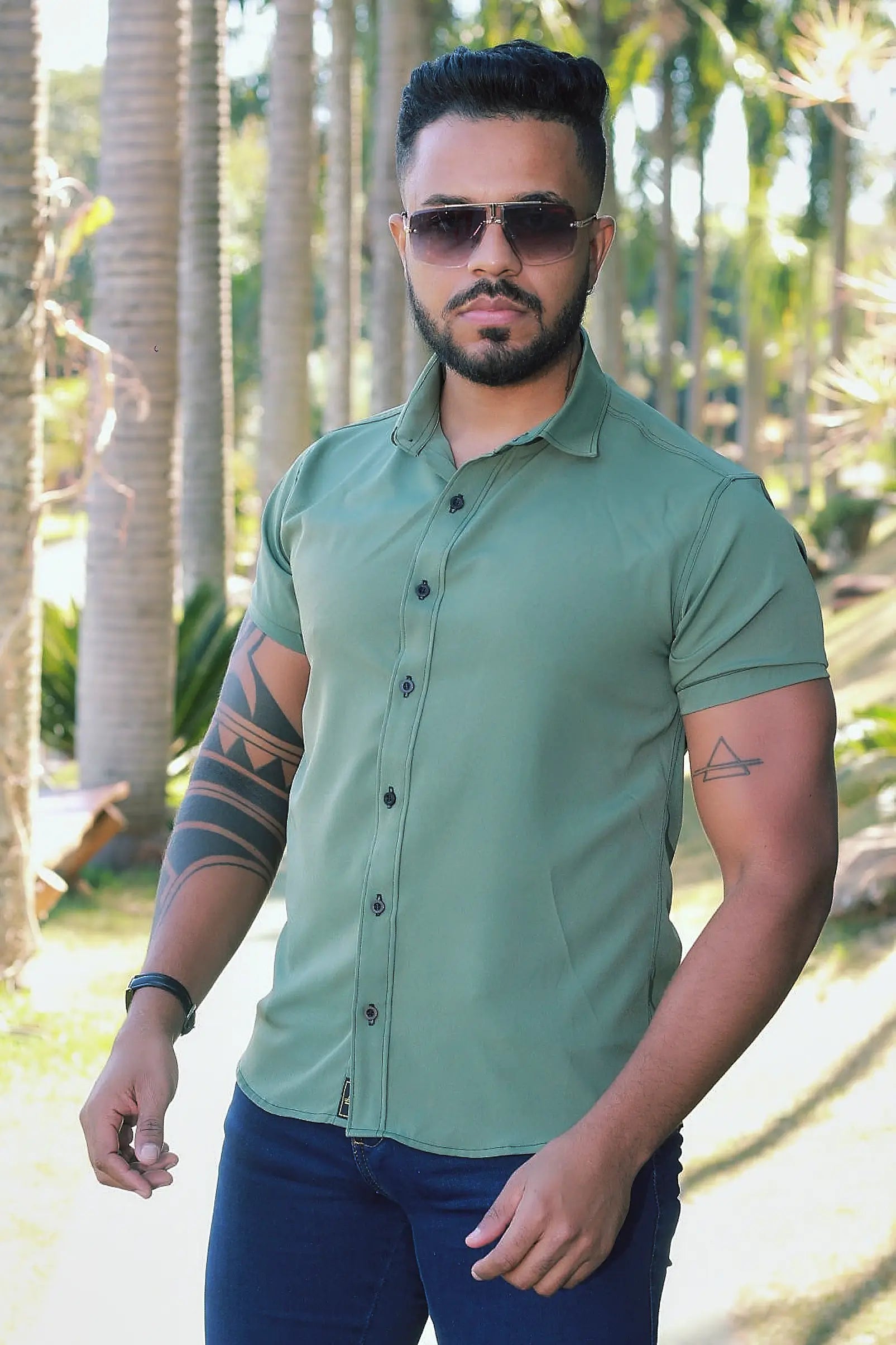 Camisa Slim Fit Lisa Verde Militar Passa Facil (Não Amarrota)