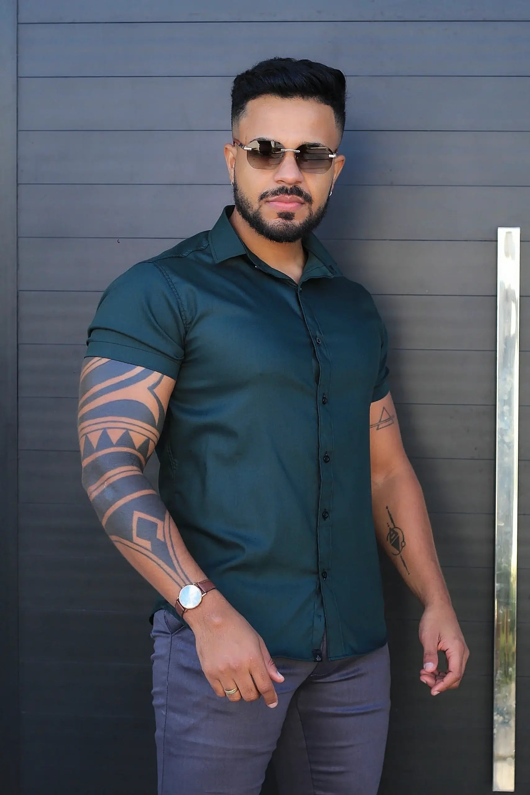 Kit 3 Camisas Slim Fit Tecnologicas Passa Facil com Elastano | Preto / Branco /Verde Militar – R$ 219,99