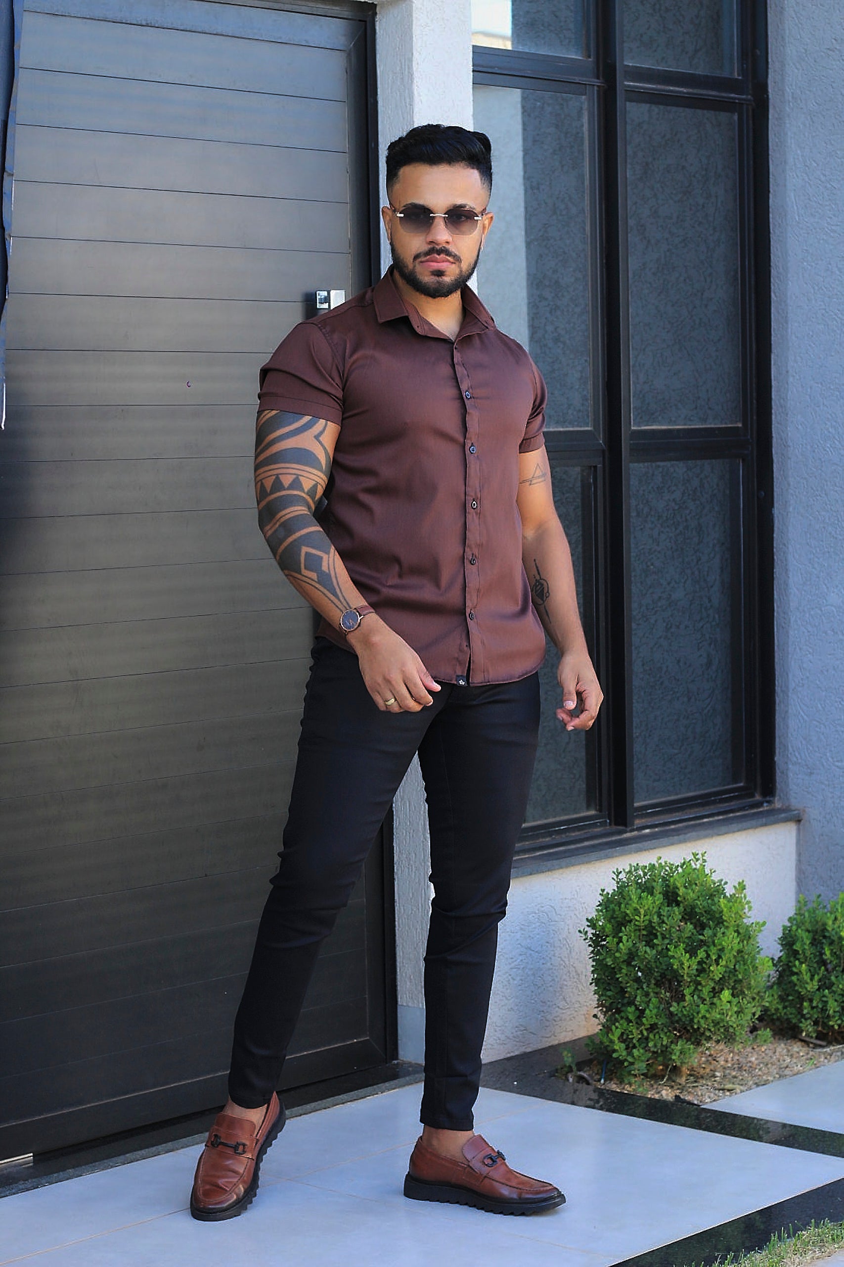 Camisa Slim Fit Camisa Tecnológica Acetinada que não Amassa Armani  Marrom Chocolate