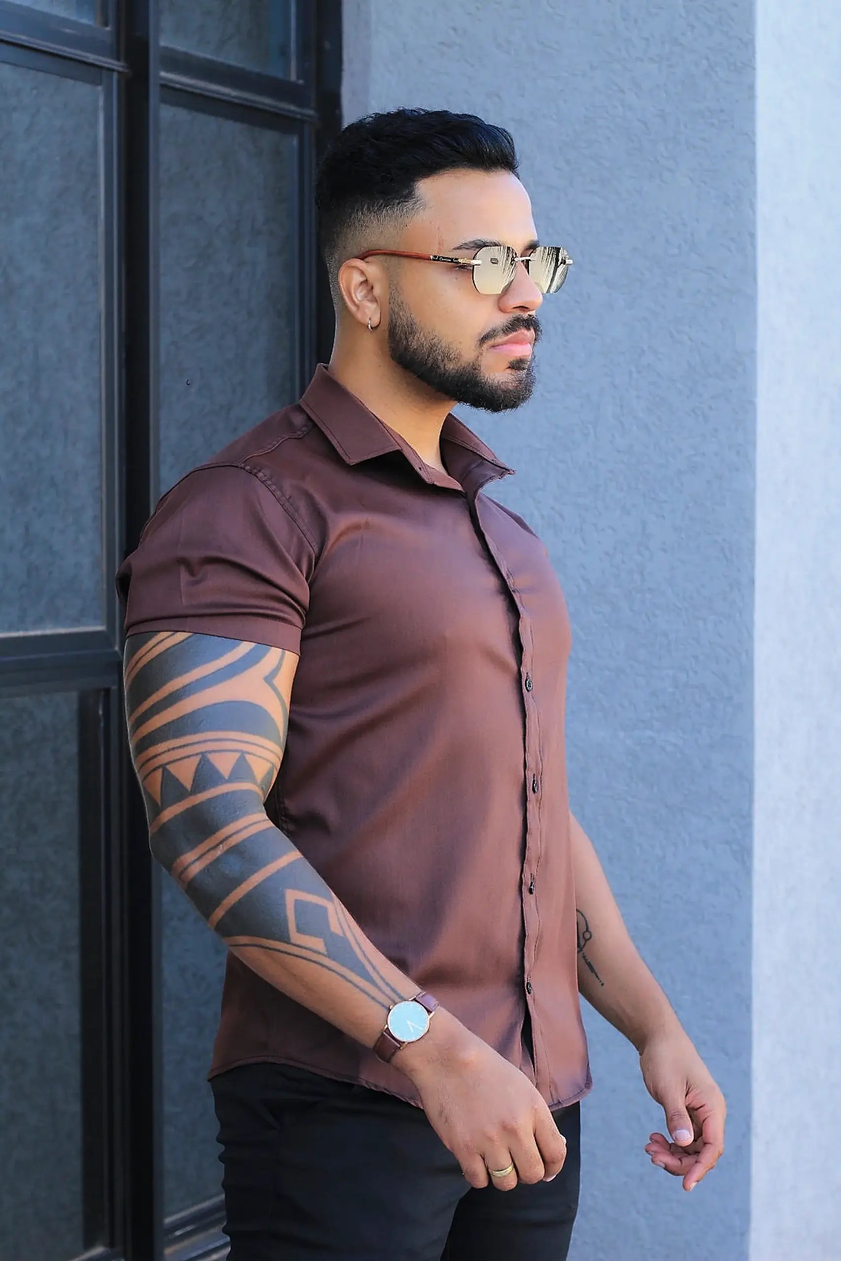 Kit 3 Camisas Slim Fit Tecnologicas Passa Facil com Elastano | Preto / Branco / Marrom – R$ 219,99