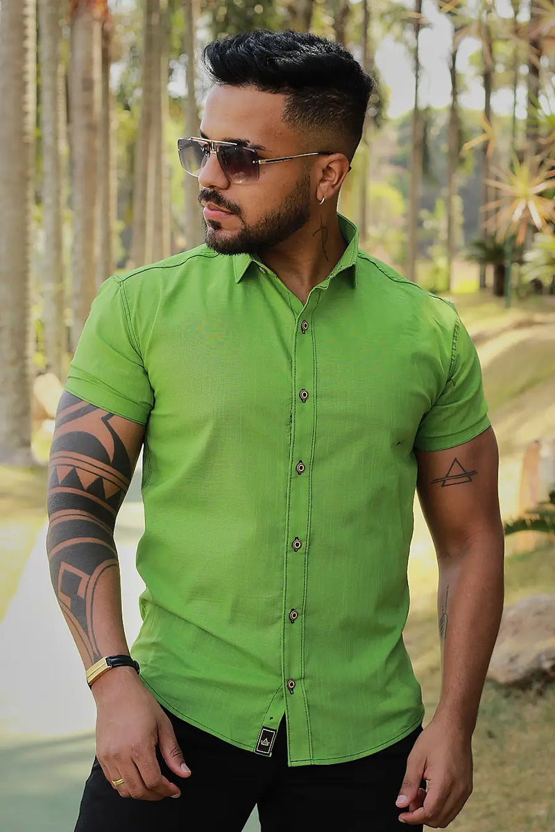 Camisa slim fit Linho Verde Aurora Com Botões Madeira