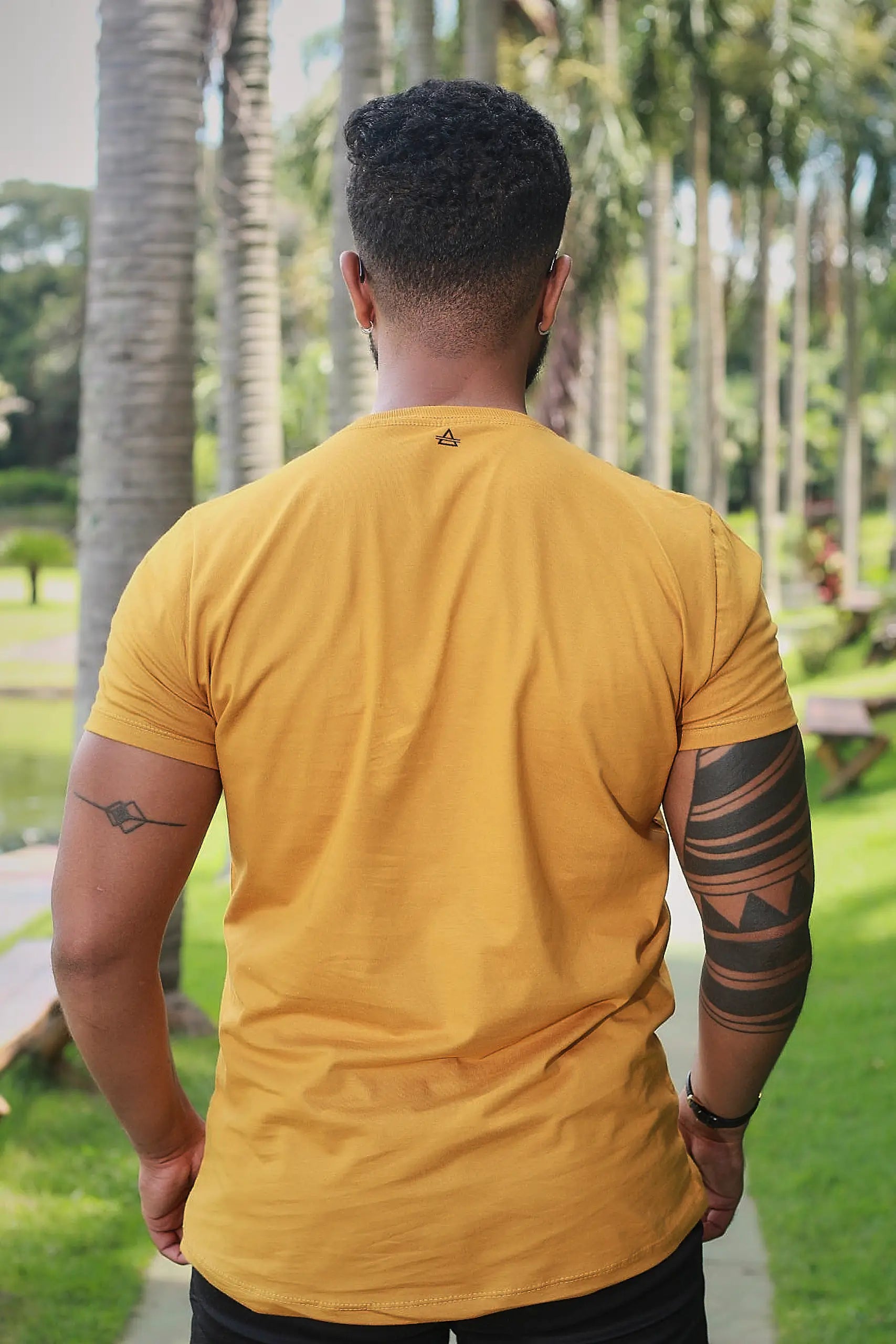 Camiseta Slim fit Basic Premium Mustarda