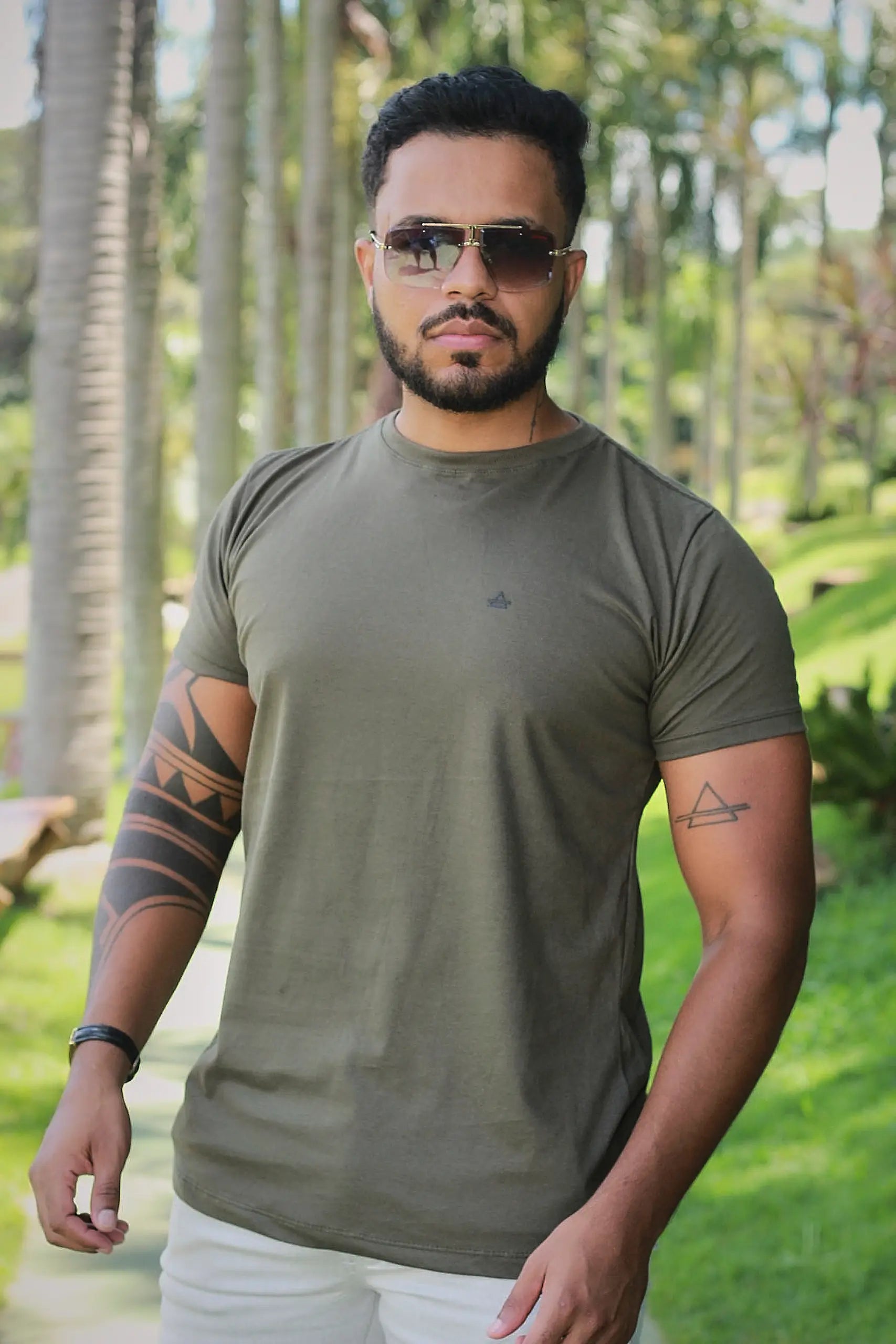 Camiseta Slim fit Basic Premium Verde Militar