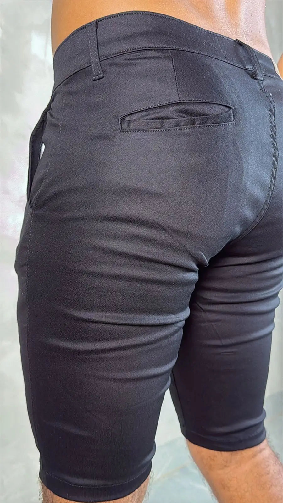 Bermuda alfaiataria preta Bolso faca 5% de elastano