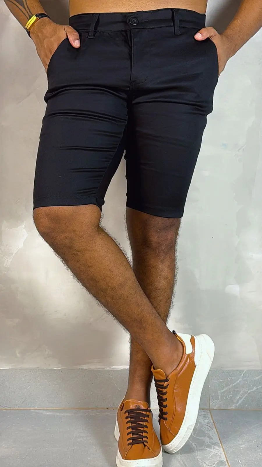 Bermuda alfaiataria preta Bolso faca 5% de elastano