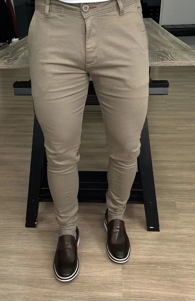 Kit 2 Camisas Slim Fit E 1 Calça Esporte fino com Elastano 189,99 / Preta/Azul Marinho/Calça Preta